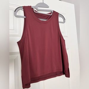 Lululemon maroon tank